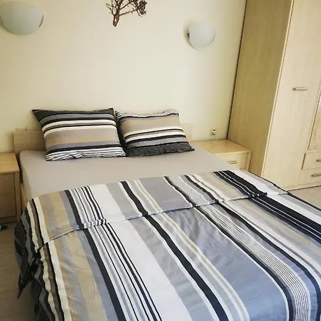 דירה Beach Apartment